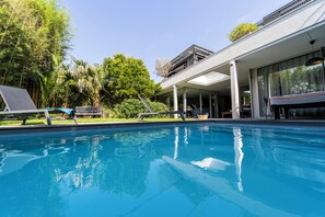 Utomhuspool