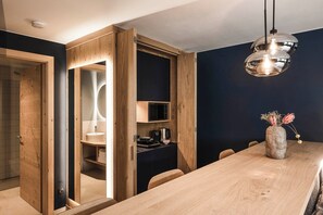 Apartment 4.01 | Coffre-fort, rideaux d’obscurcissement, système d’insonorisation