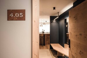 Apartment 4.05 | Una cassaforte in camera, tende oscuranti, insonorizzazione