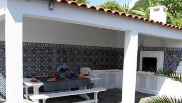 Villa, 5 Bedrooms, Balcony, Garden View | Outdoor dining