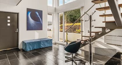 Modern Villa located centrally on Hopsneset in Bergen