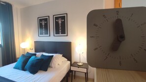 1 bedroom, bed sheets