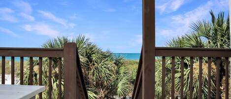 タウンホーム ベッド (複数台) (Sunset Treasures) | 施設の敷地