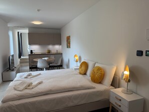 Comfort-Studio, Balkon, Blick auf den Innenhof