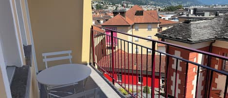 Superior-Apartment, Balkon, Stadtblick | Terrasse/Patio