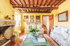 Villa | 5 bedrooms - Villa Morello Farmhouse (Lucca)