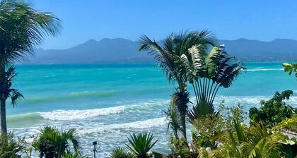 Sea, boat and mountain views, beach just around the corner!