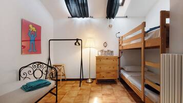 3 quartos, ferros/tábuas de passar roupa, Wi-Fi, roupa de cama