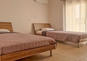 2 chambres, fer et planche à repasser, lit parapluie, Wi-Fi gratuit