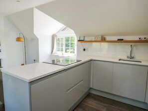 Casa de campo | Cocina privada | Lavavajillas y utensilios de cocina 