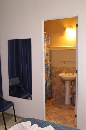 Bathroom - Ártico Hotel (Mar del Plata)