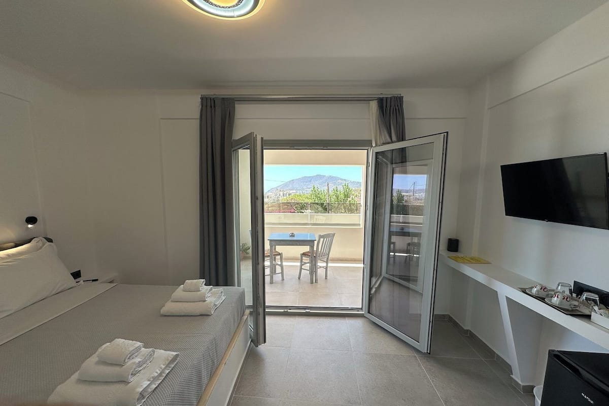 In-room safe, soundproofing, free WiFi