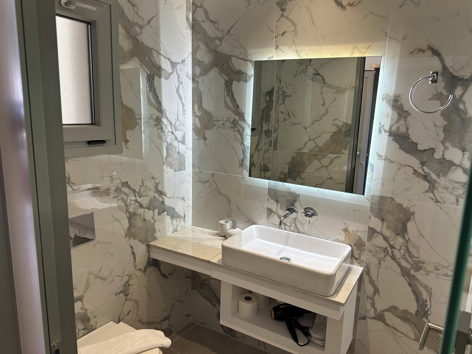 Photo - Lovely Hot-L