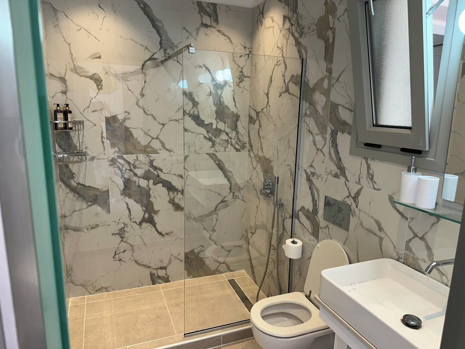 Photo - Lovely Hot-L