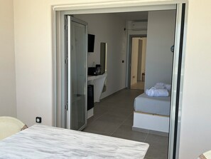 Comfort Double Room, Balcony, Sea View | In-room safe, soundproofing, free WiFi - Lovely Hot-L (Santorini)