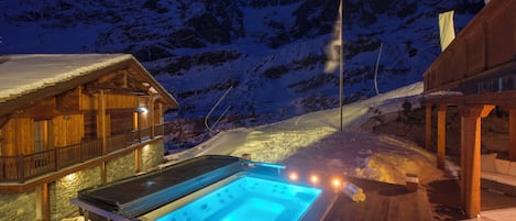 Bastu, bubbelpool, ångbastu och massage