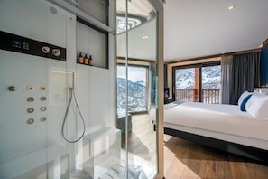 In-room safe, blackout curtains, soundproofing, free WiFi