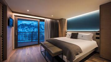 Premium Suite, Balcony, Valley View | In-room safe, blackout drapes, soundproofing, free WiFi