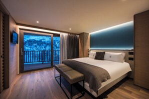Premium Suite, Balcony, Valley View | Down duvets, in-room safe, blackout curtains, soundproofing - Hotel Principe delle Nevi (Valtournenche)