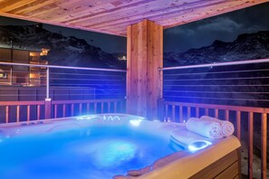 Outdoor spa tub - Hotel Principe delle Nevi (Valtournenche)
