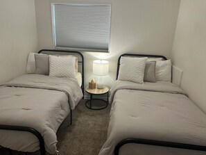 2 soverom, wi-fi (inkludert) og sengetøy