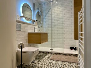 Shower, towels