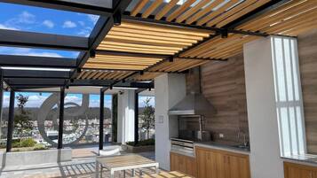 Apartment, 1 Bedroom, Balcony, City View | Outdoor dining