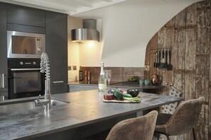 Romantic House | Dapur peribadi | Pembancuh kopi espreso, cerek elektrik
