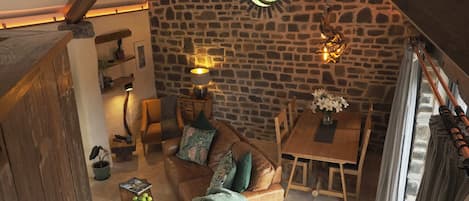 Romantic House | Living room