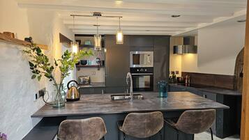 Casa Romantica | Cucina privata | Macchina per caffè espresso, bollitore elettrico