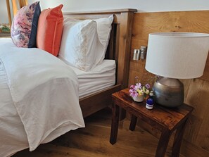 Romantic House | Peralatan tempat tidur premium, langsir/tirai gelap terus