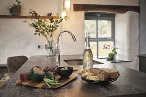 Romantic House | Dapur peribadi | Pembancuh kopi espreso, cerek elektrik