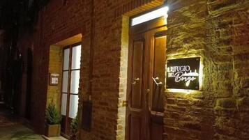 Perincian bahagian luar