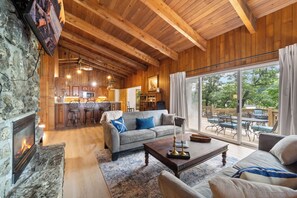 Télévision, cheminée