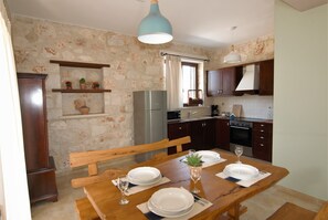 Fridge, microwave, oven, coffee/tea maker