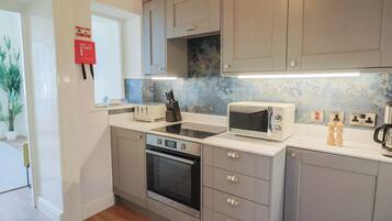 Dishwasher, cookware/dishes/utensils