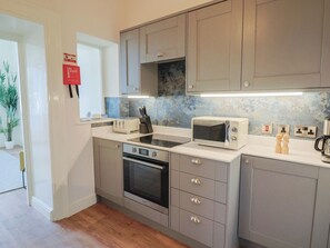 Dishwasher, cookware/dishes/utensils