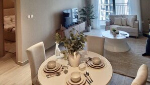 House - Modern Hideaway w Canal Views on Yas Island (Abu Dhabi)