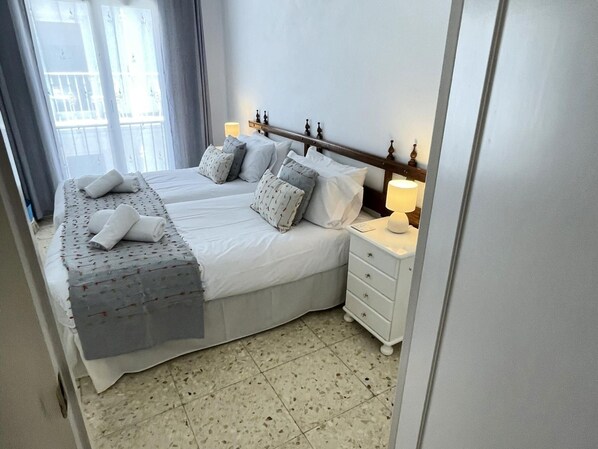 1 غرفة نوم ومكواة/لوح كي وواي فاي مجانًا وملاءات أسرّة