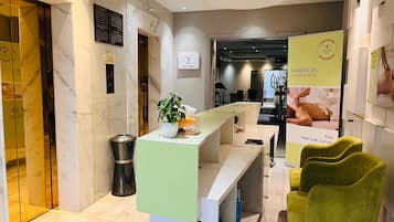 Sauna, steam room, hot stone massages, deep-tissue massages