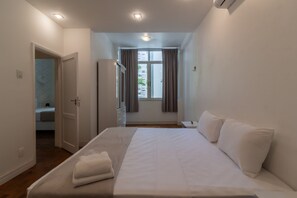 3 sovrum, skrivbord, strykjärn/strykbräda och gratis wi-fi