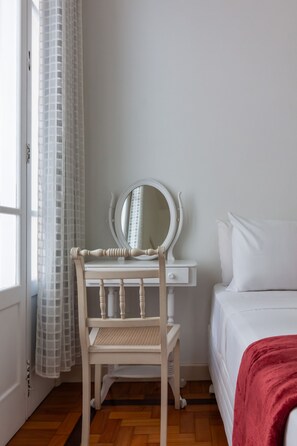 2 bedrooms, desk, travel crib, free WiFi