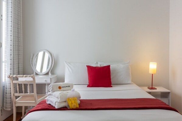 2 bedrooms, desk, free WiFi, bed sheets