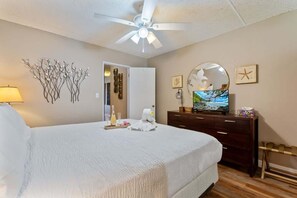 1 bedroom, iron/ironing board, WiFi, bed sheets - Kihei Akahi C414 (Kihei)