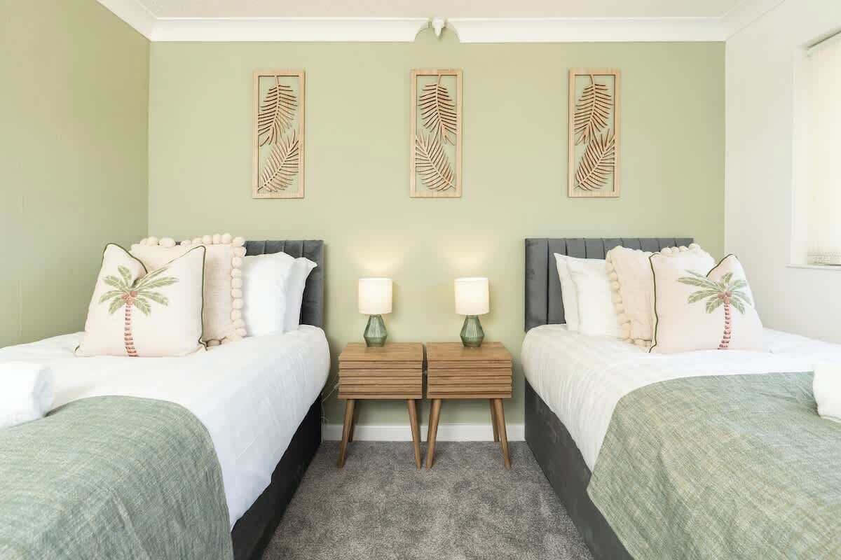 3 habitaciones, tabla de planchar con plancha y wifi gratis 
