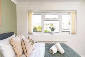 3 bedrooms, iron/ironing board, free WiFi, bed sheets