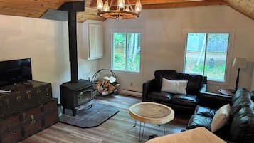 Televisión, reproductor de DVD y videoteca