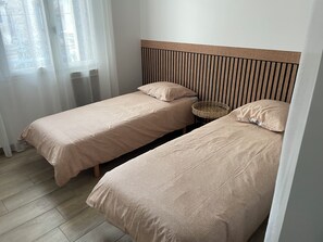 5 bedrooms, iron/ironing board, free WiFi