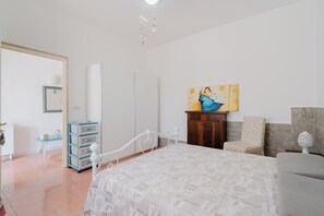 2 bedrooms, bed sheets