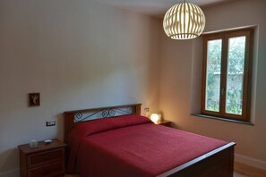 5 quartos, ferros/tábuas de passar roupa, berço de viagem, Wi-Fi